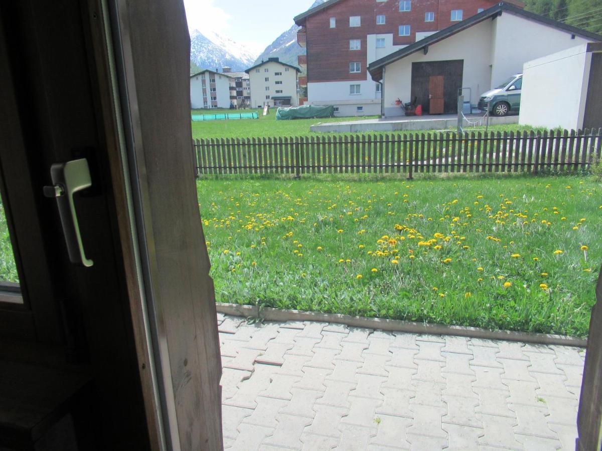 Free Cable Car & Bus In The Summer Haus L'Oree Saas-Grund Rum bild